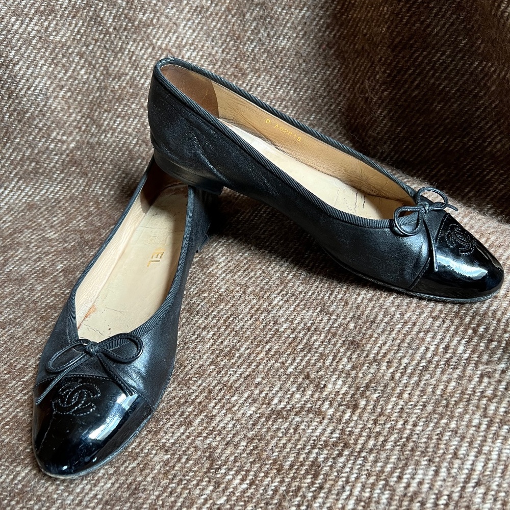 Chanel classic black leather ballet flats size 41.5 (women’s 10.5)